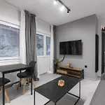 Room8, Nilie Hospitality Mgmt