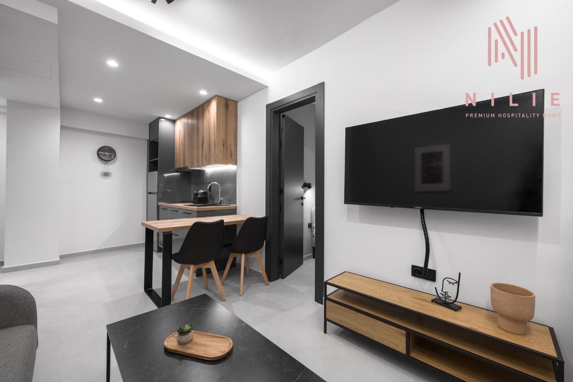 Room8, Nilie Hospitality Mgmt