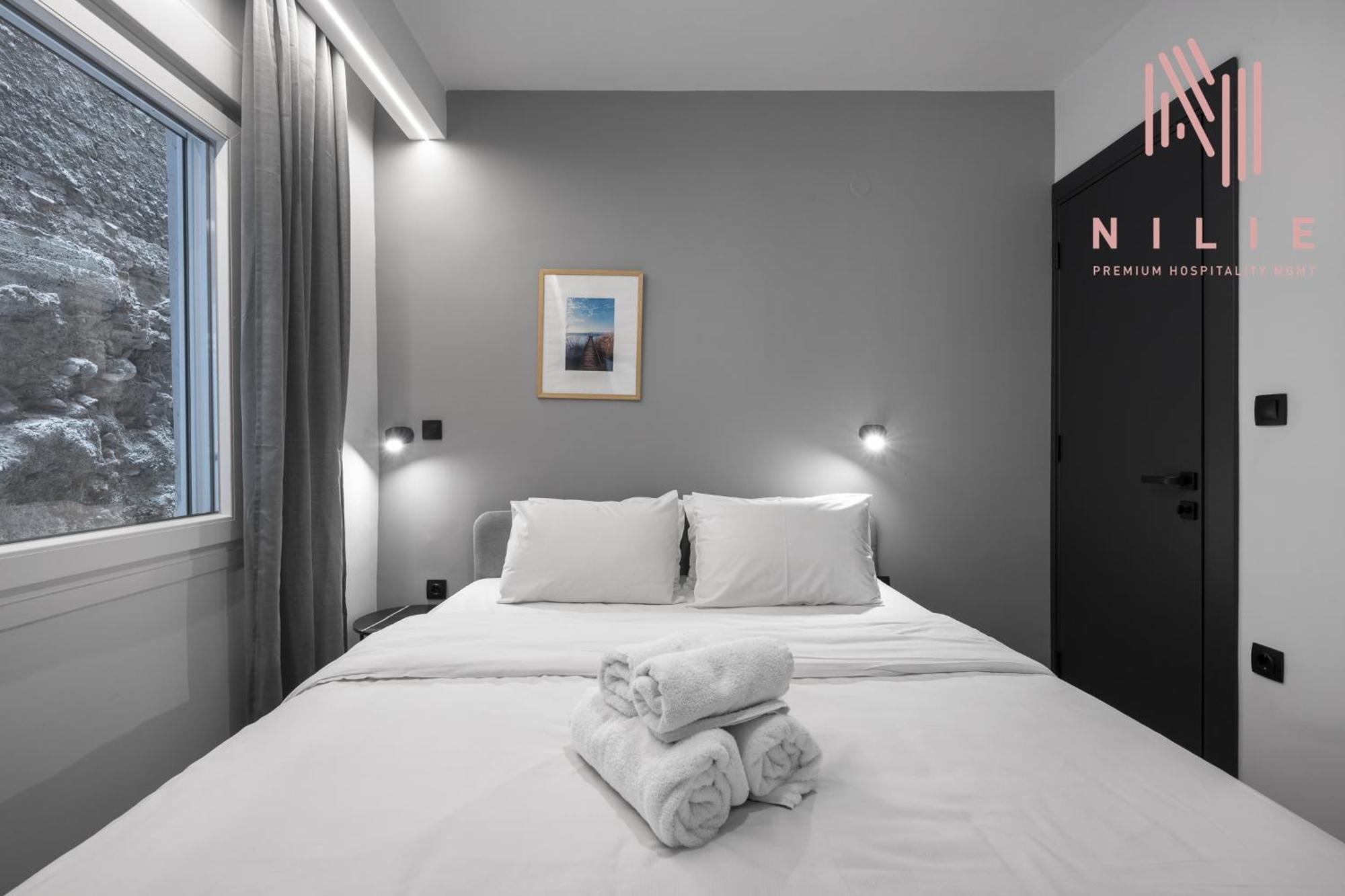 Room8, Nilie Hospitality Mgmt Apartment